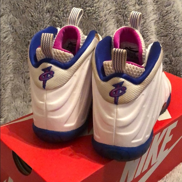 NIKE! Little Posite One Shoes - Picture 2 of 6